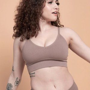 COPY - Seamless Lingerie Bralette